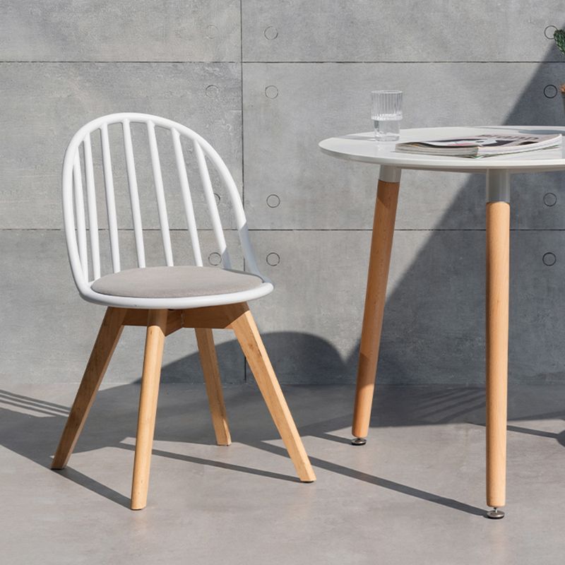 Chaise de salle à manger scandinave, chaise d'appoint à dossier Windsor avec pieds en bois pour usage domestique