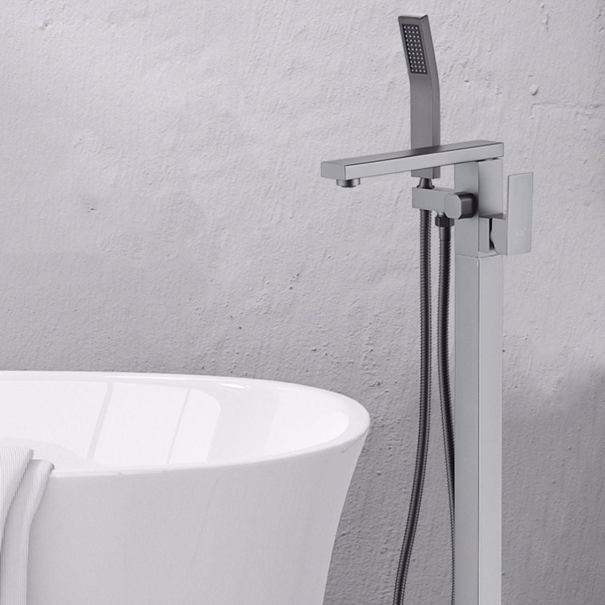 Floor Mounted Metal Freestanding Tub Filler Copper Freestanding Faucet with Hose