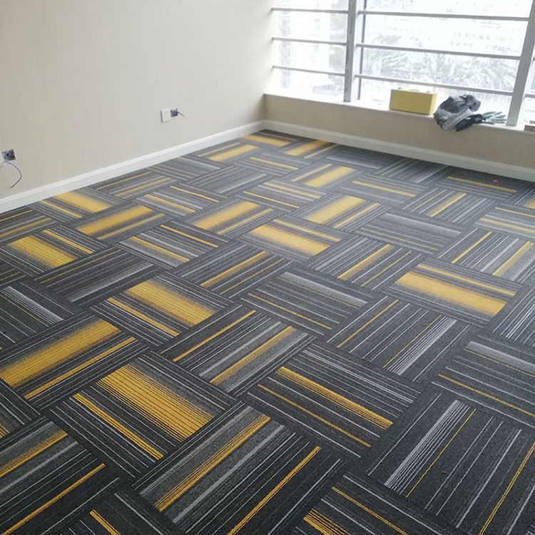 Modern Carpet Tile Non-Skid Fade Resistant Geometry Loose Lay Carpet Tiles Dining Room