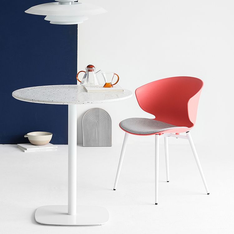 Silla de comedor estilo moderno Sillas laterales sin brazos con patas de metal