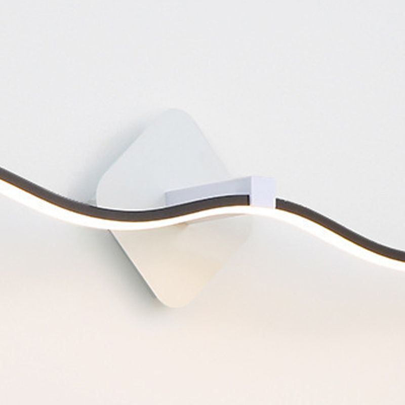 Lámpara de pared de baño de ola LED de metal LED de pared simple montada en la pared