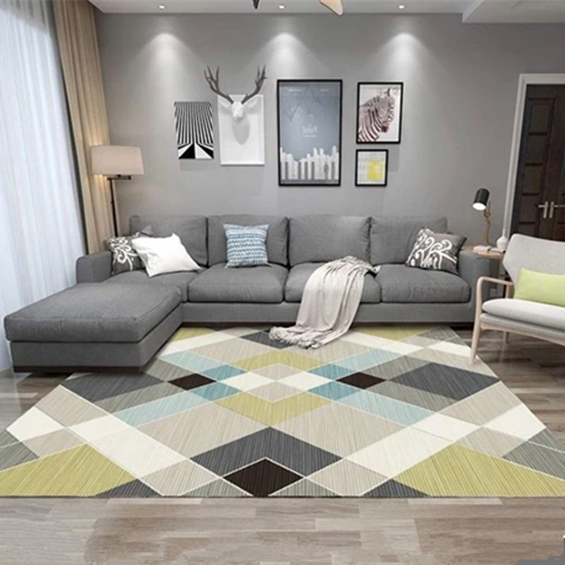 Black Modern Rug Polyster Triangle Rug Stain Resistant Rug for Living Room