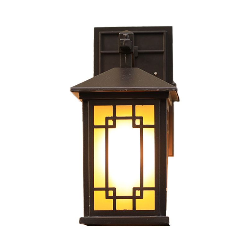 Quadermetallische Wandbeleuchtung Land 1 Lampe Außenwandlampe in Schwarz mit gelbem Glasschatten
