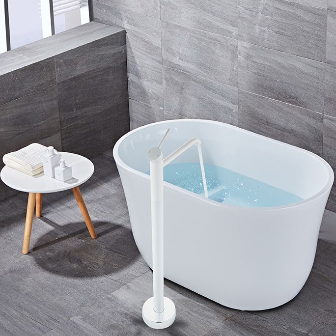 Floor Mounted Metal Freestanding Tub Filler Swivel Low Arc Freestanding Faucet