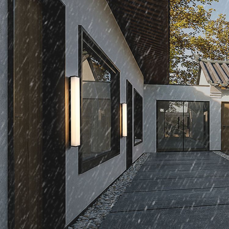 Modern Simple Style Retangular Shade Wall Sconce Metal and Glass 1 Light Sconces in Black Finish