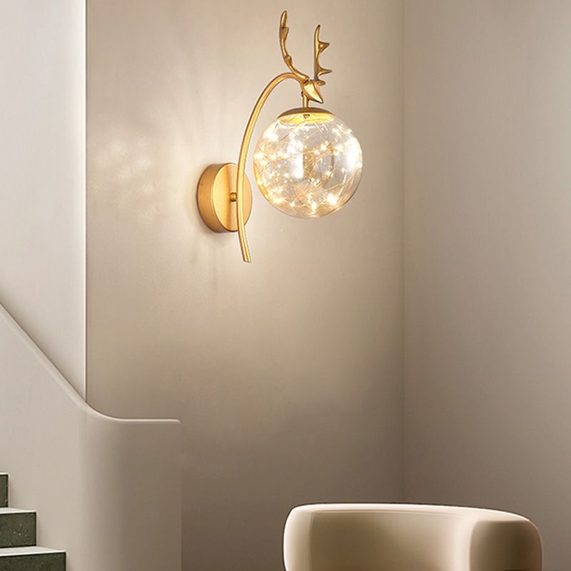 Lampada montata a parete interna da 14 "ad alta semplicità con tonalità di vetro in nero/oro