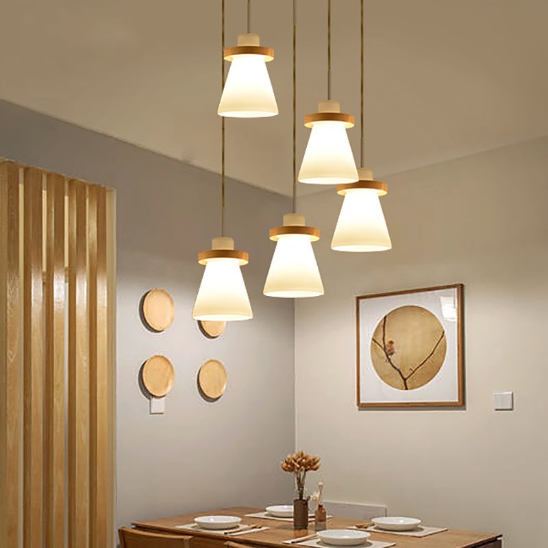 Bois massif conical suspension du plafond de plafond en verre blanc minimaliste pour salle à manger