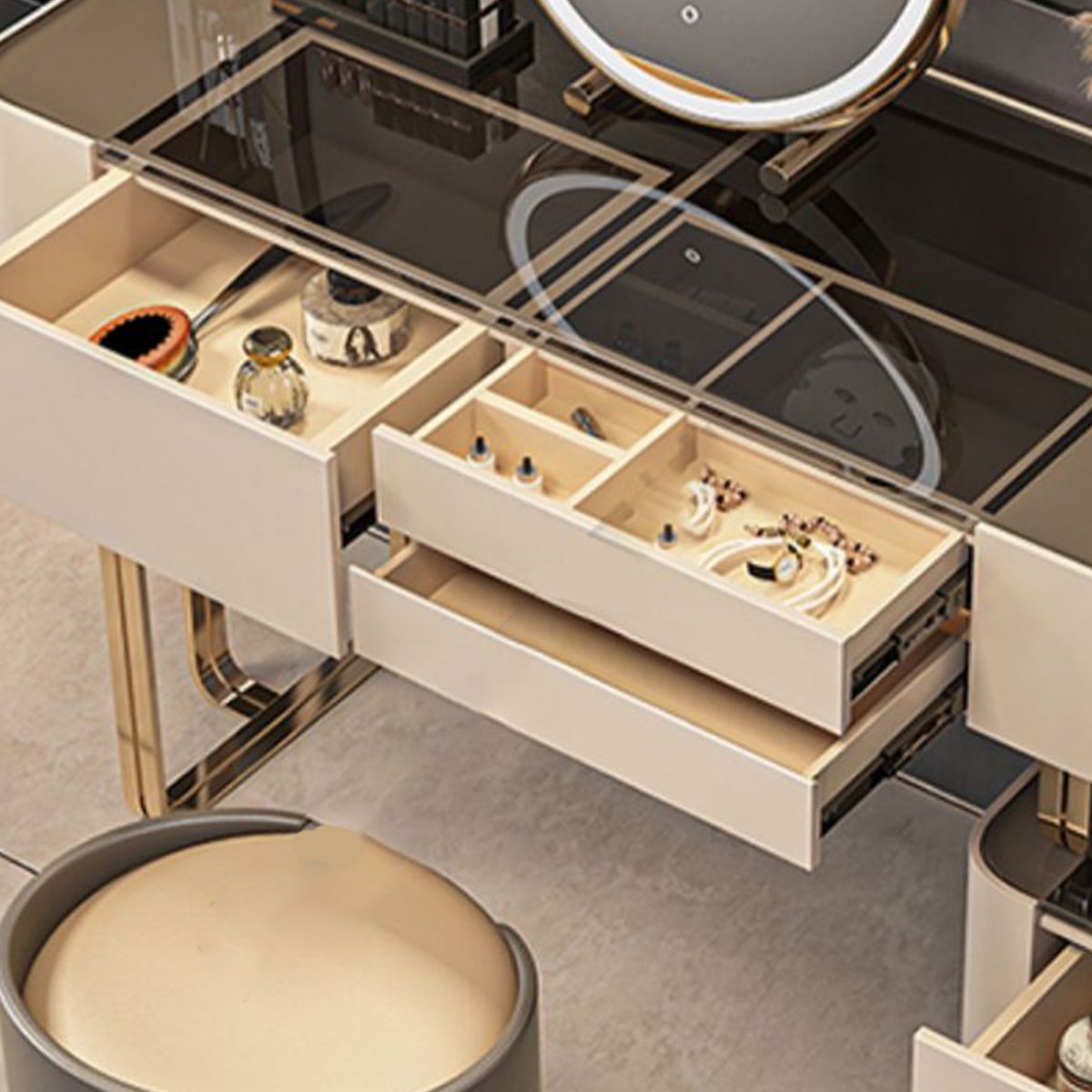 Luxurious Wood and Metal Make-up Vanity 5 Drawers & Lighted Mirror Dressing Table