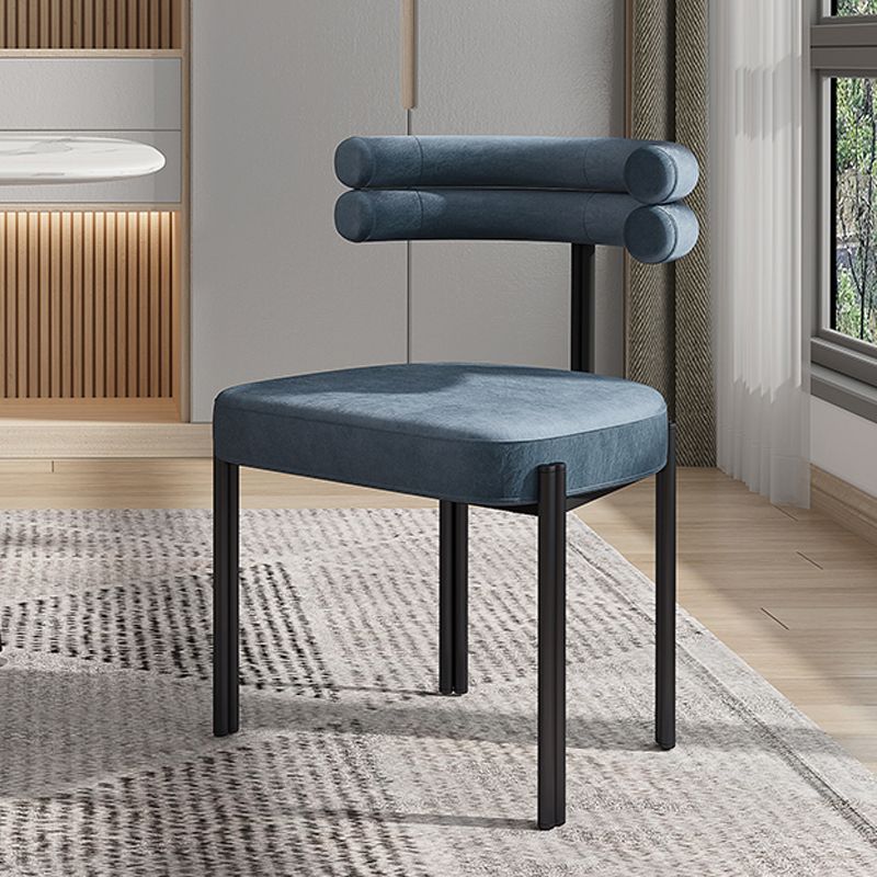 Silla lateral casera de estilo moderno, silla de comedor tapizada de metal con respaldo abierto