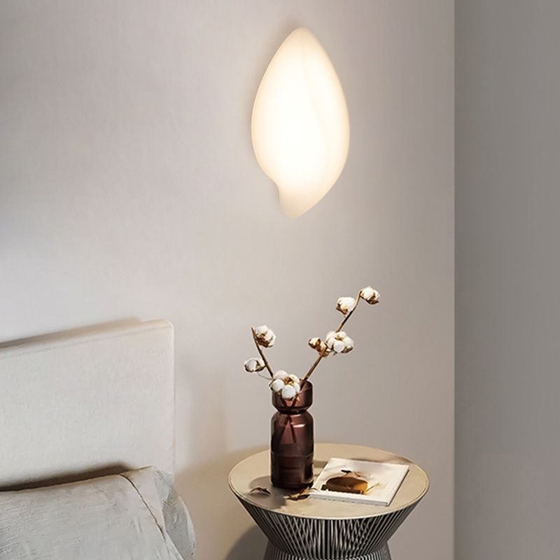 Single Modernism Wall Mounted Sconce White Acrylic Wall Light for Bedroom