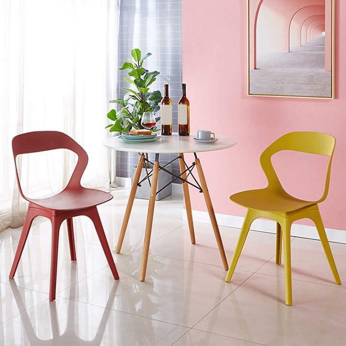 Contemporary Style Open Back Plastic 4 Legs Dining Side Chair for Home Use