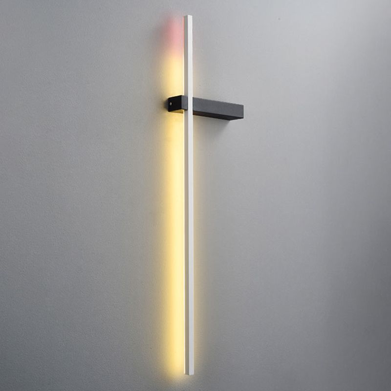 Aluminum Straight Wall Light Nordic Style LED Wall Sconce for Living Room