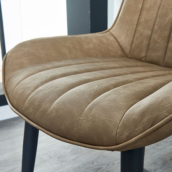 Silla lateral escandinava interior Silla de comedor con respaldo sólido tapizada de metal