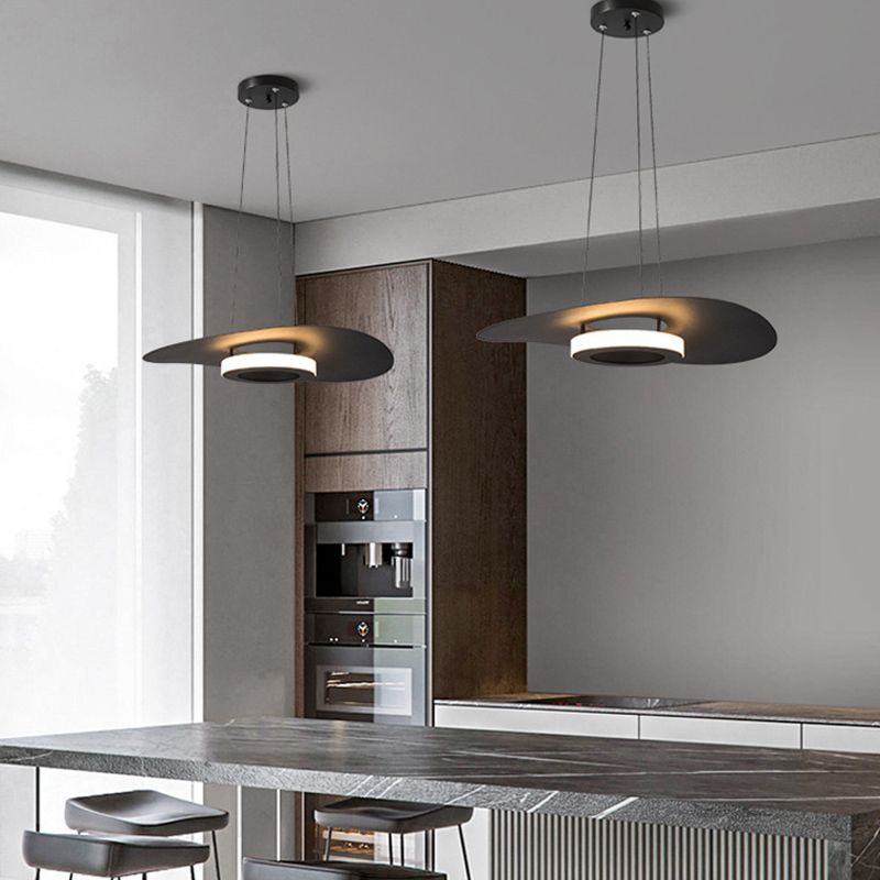 Lámpara de aluminio con lámpara LED moderna con estilo de aluminio.