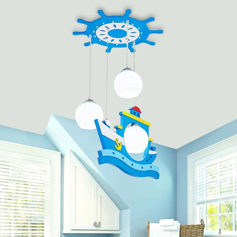 Cauveau en bois en bois suspendu léger style enfant 3 têtes pendentif suspension à suspension ombrée bleu avec décoration de bateau