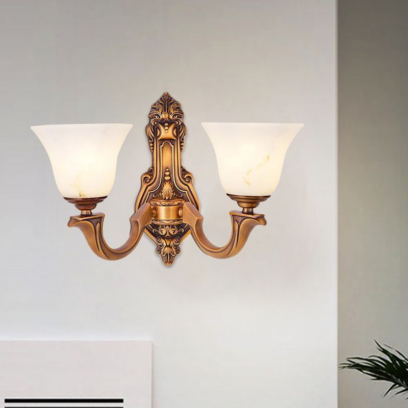 2 lichten SCONCE LICHT Rustieke slaapkamer wandlamp met belmaanglazen schaduw in messing