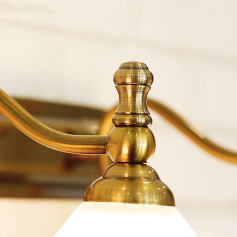 Illuminazione a parete svasata oro tradizionale lampada a parete da bagno in vetro