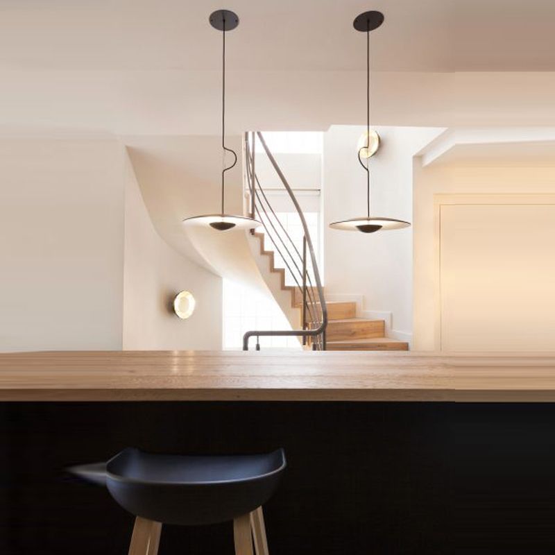 Luce a ciondolo interno minimalista, illuminazione a sospensione in metallo piatto in metallo a 1 luce