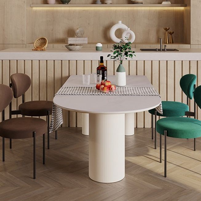 Unregelmäßiger Sinterstein -Esstisch moderner Insel Tisch mit hölzernen Doppelpodest