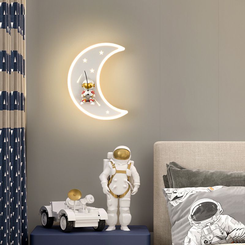 Modern Style Moon Shape Wall Sconce Metal 1 Light Sconce Lighting for Living Room