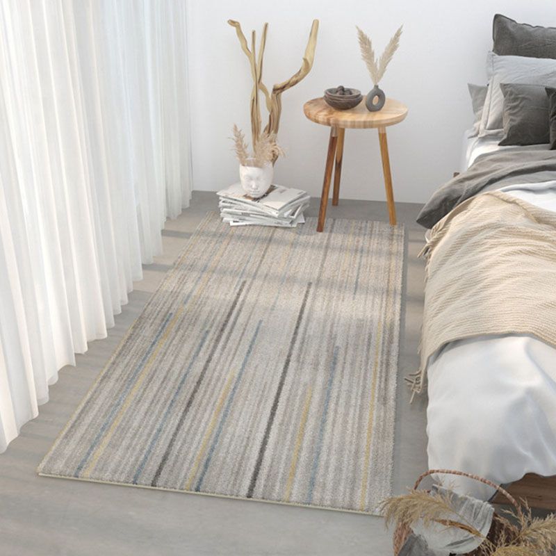 Black Simple Carpet Polyester Graphic Carpet Non-Slip Backing Carpet for Home Decoration