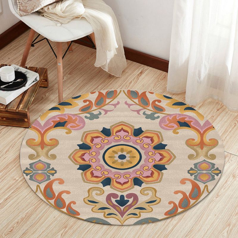 Tapis rose rouge polyester tapis lavable intérieur graphique pour salle de dessin