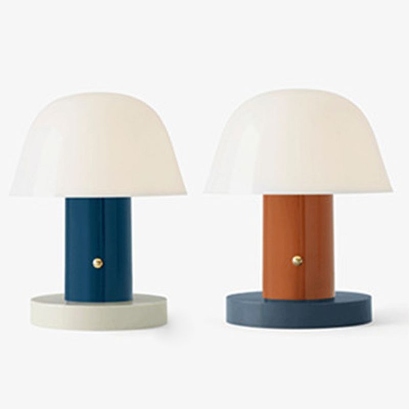 Lampada da tavolo moderna in stile minimalista a cupola Lampada da tavolo in vetro a 1 luce per camera da letto