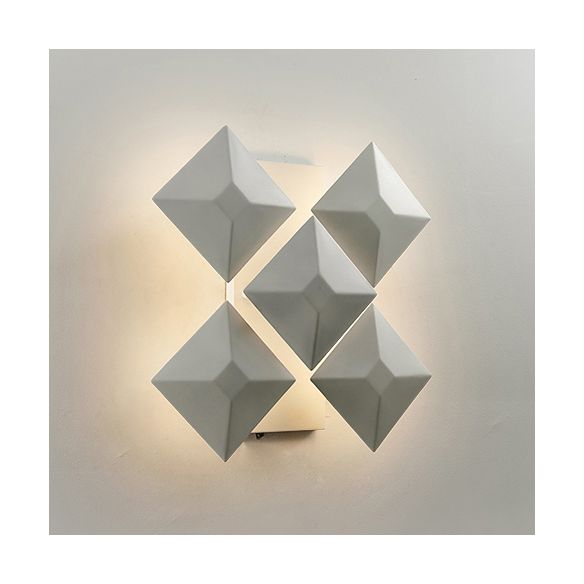 Lampada a parete geometrica in bianco/nero modernista 1/3 luci con tonalità metallica.