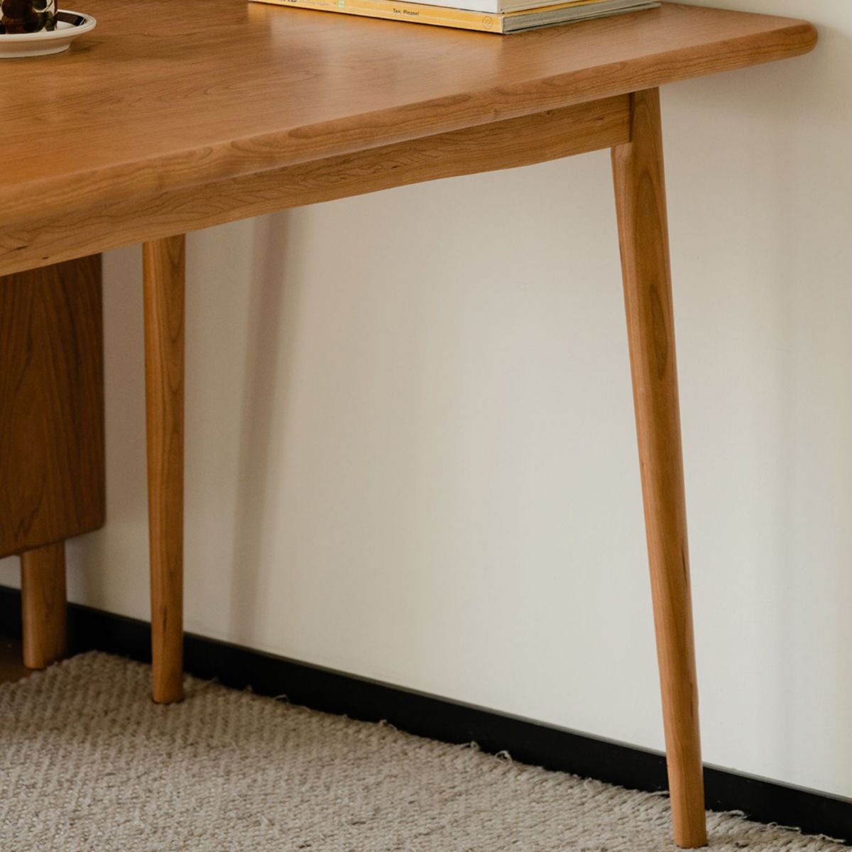 Modern Rectangular Solid Wood Tabletop Dining Table with 4 Legs