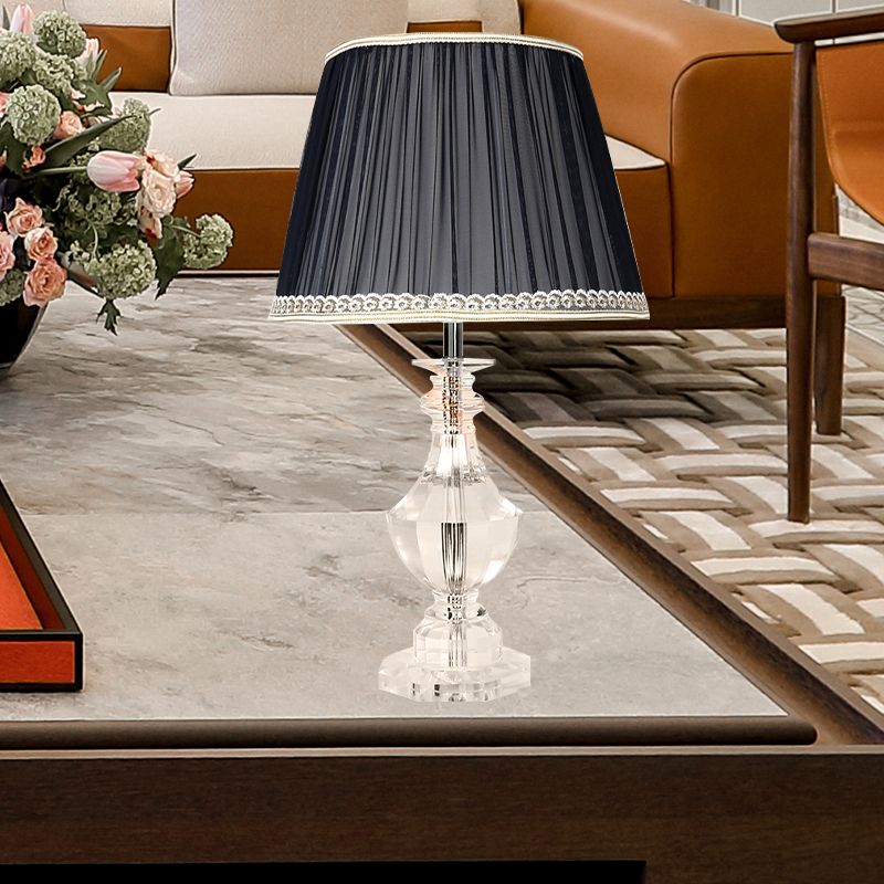 1 Glühbirnenschlafzimmer Kristall Nachttisch Lampe Einfachheit Nachttisch Beleuchtung mit konischem Stoff Schatten