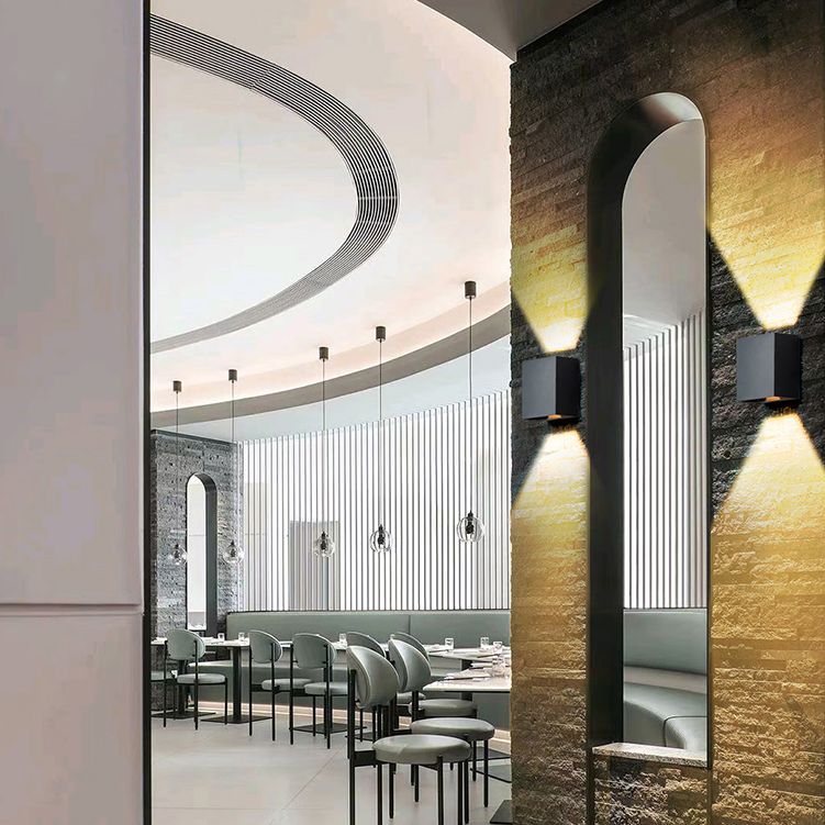 Moderno stile minimalista su e giù per la parete in metallo a parete a LED per parete esterna