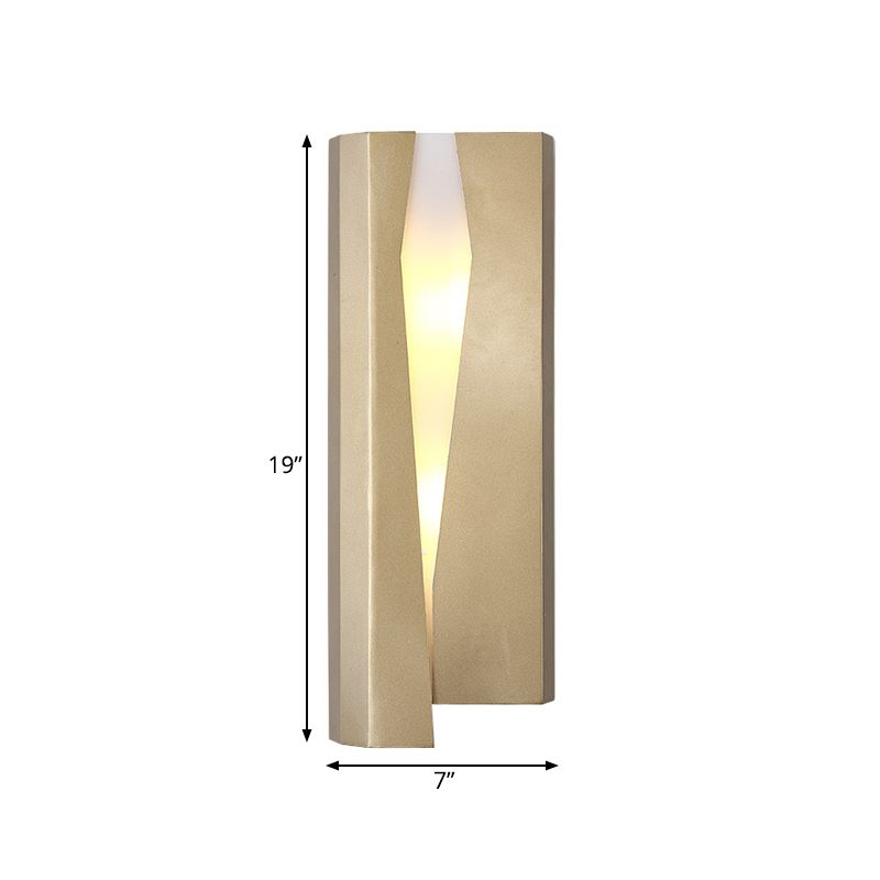 Lámpara de montaje de pared LED LED minimalista de la pared del rectángulo de metal en oro para sala de estar