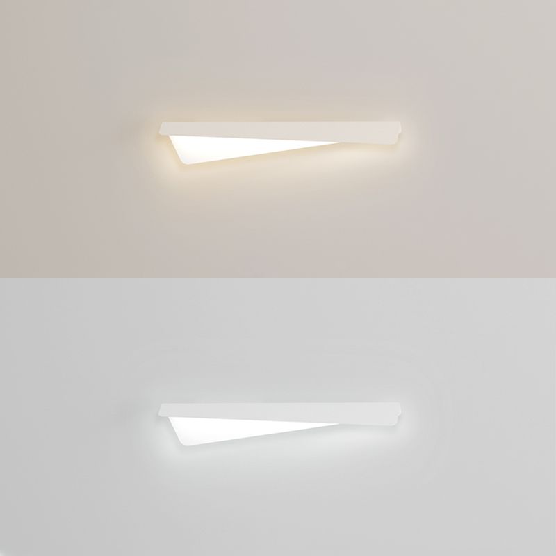 Linear Shape Metal Wall Light Modern Style Single Light Wall Sconce Light in White