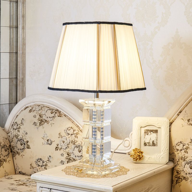 1 Kopfturmform Tabelle Licht modernistische handgeschnittene Kristall kleine Schreibtischlampe in Weiß
