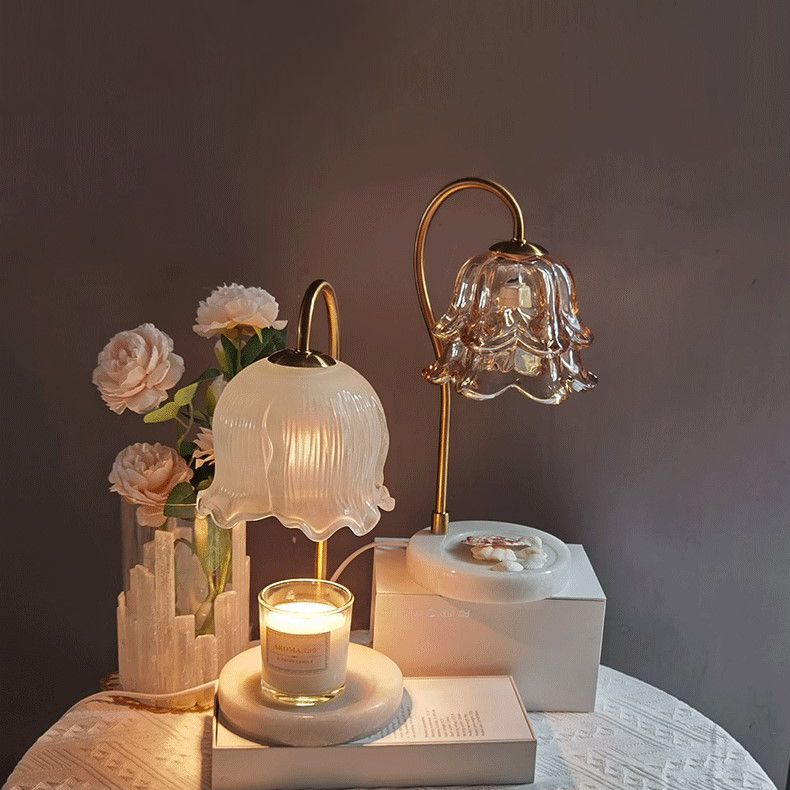 Lampe de chevet de fleur de cire de fleur