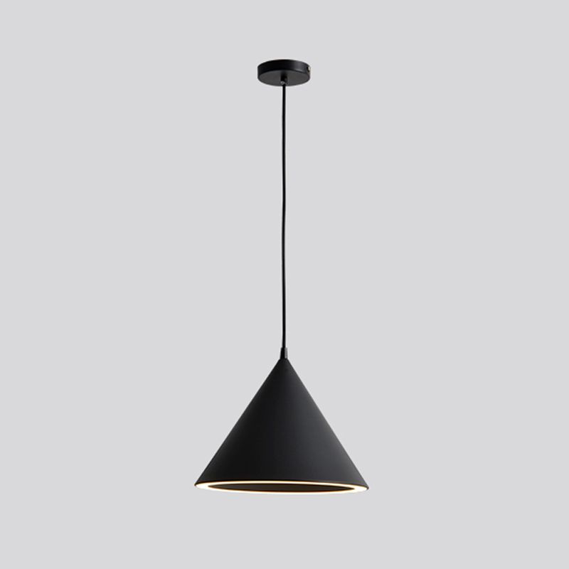Nordic moderne suspendu au plafond Cône Fer 1-Light Pendant Light pour chambre à coucher