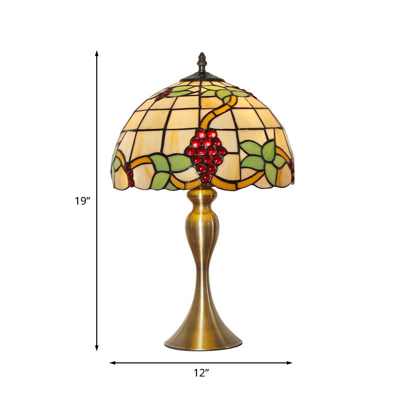 Gold Dome Form Nachttischlampe Victorian 1 hellfleckiges Kunstglas Trauben gemusterte Schreibtischbeleuchtung