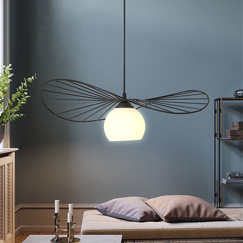 Pendentif en forme de chapeau en fil métallique minimaliste de 1 tête de tête de tête avec une teinte en verre pour le salon