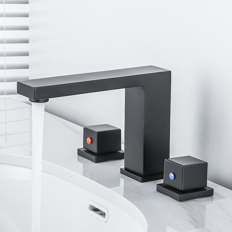 Metal Wide Spread Bathroom Faucet Modern Two-Handle Vanity Sink Faucet