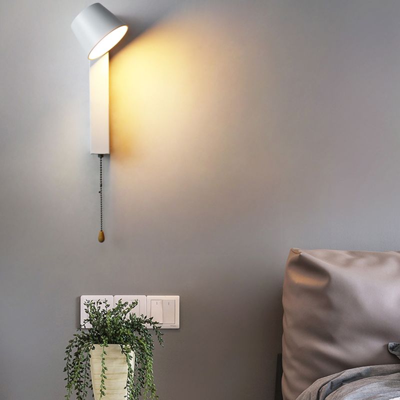 Nordic Metal Wall Light Straight Rotatable LED Wall Sconce for Living Room