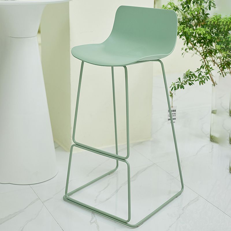 Indoor Footrest Dining Stool Plastic Industrial Low Back Counter-height Stool