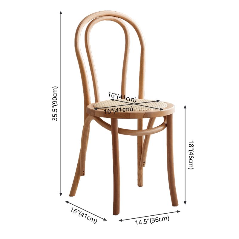 La salle à manger traditionnelle en bois massif préside les chaises latérales arrière mates de Windsor de finition