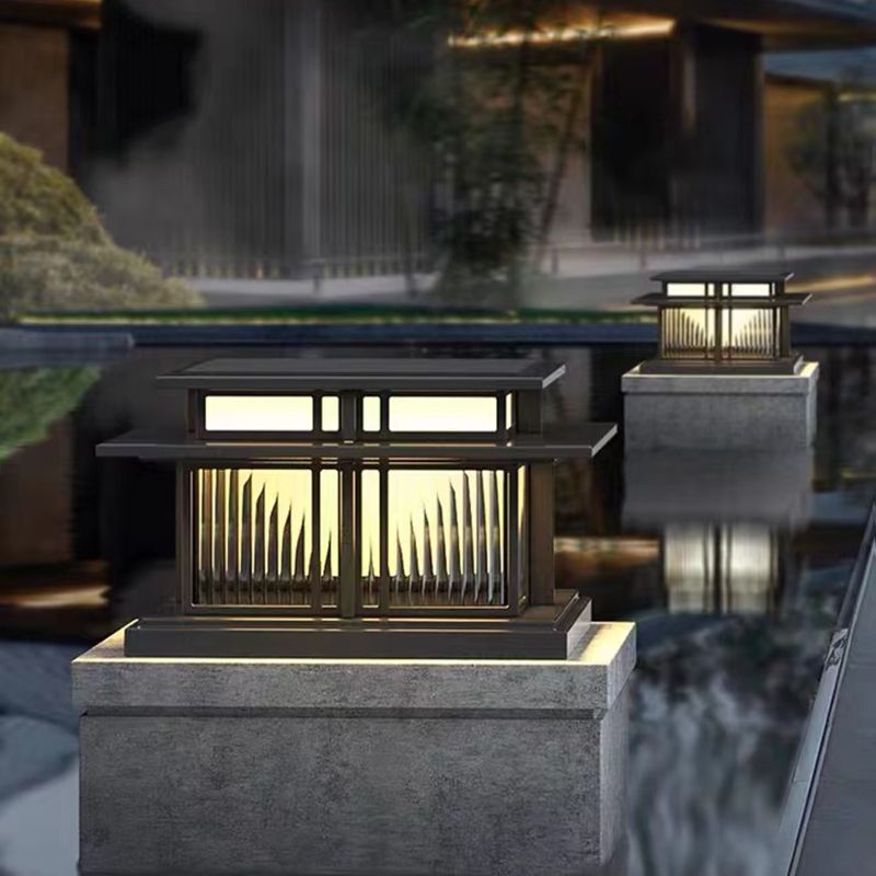 Modern Simple Metal Outdoor Light Square Shape Solar Energy Pillar Lamp for Courtyard