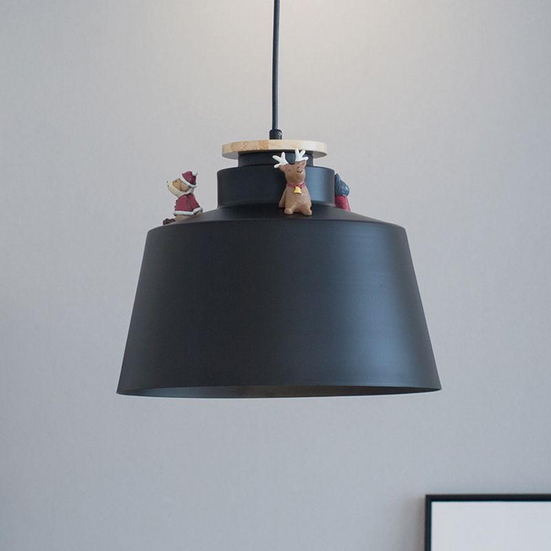 Nordic Barn Shade Iron Pendant Lighting 1 Head Suspension Lamp in Black/White with Christmas Statue