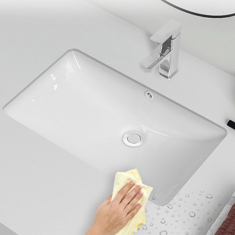 Modern Porcelain Bathroom Sink Undermount Bathroom Sink in White(Not Including Faucet)