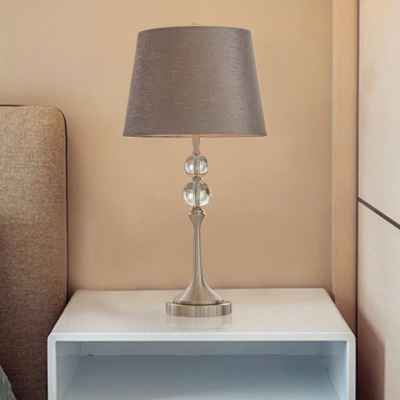 Conische kristallen bureaulamp, eigentijdse stof, 1 kop, 11"/13" brede grijze nachttafellamp