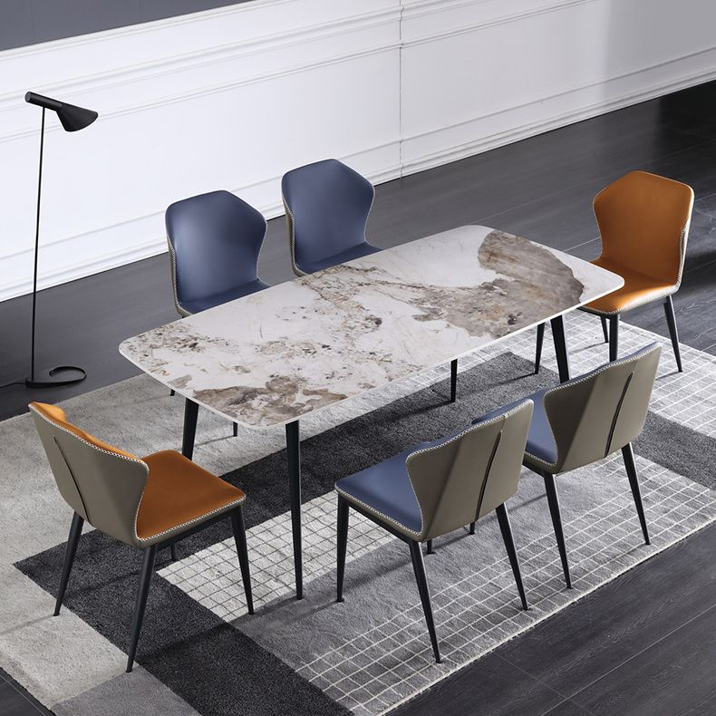 Chaise contemporaine sans accoudoirs, finition mate, chaise d'appoint incurvée en cuir à oreilles pour salle à manger