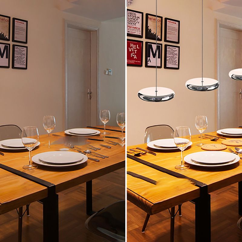 Lumières de suspension moderne à argent rond avec de l'ombre en acrylique blanc