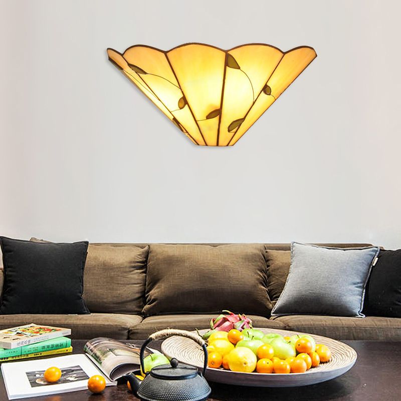 Tiffany Style Conical Wall Sconce with Leaf Pattern Art Glass Wall Light in Beige for Dining Room
