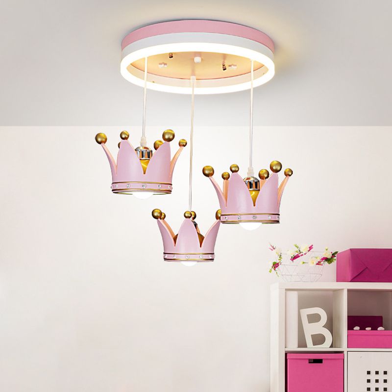 Boucle Acrylique DEL Flush Light Kids 3-Light Pink Ceiling Mount Lamp avec Draping Crown Shade